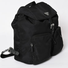 Load image into Gallery viewer, 極美品 PRADA プラダ リュック ショルダーバッグ ナイロン シルバー金具 三角ロゴ サフィアーノ 中古 4a003693
