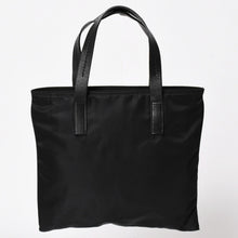 Load image into Gallery viewer, 極美品 PRADA プラダ Re-Nylon ミニトートバッグ BN0332 テスートナイロン レザー ブラック トライアングルロゴプレート 31サイズ 中古 4a003666