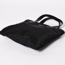 Load image into Gallery viewer, 極美品 PRADA プラダ Re-Nylon ミニトートバッグ BN0332 テスートナイロン レザー ブラック トライアングルロゴプレート 31サイズ 中古 4a003666