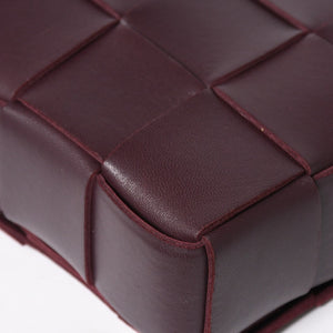 Very Good Condition BOTTEGA VENETA Bottega Veneta Burgundy Wine Red Cassette Shoulder Bag B09382148Q Used 4a003689