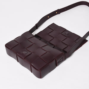 Very Good Condition BOTTEGA VENETA Bottega Veneta Burgundy Wine Red Cassette Shoulder Bag B09382148Q Used 4a003689