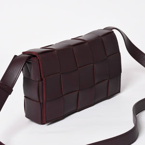 Very Good Condition BOTTEGA VENETA Bottega Veneta Burgundy Wine Red Cassette Shoulder Bag B09382148Q Used 4a003689