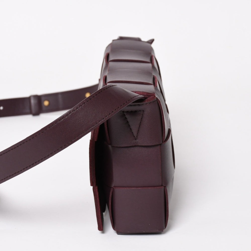 Very Good Condition BOTTEGA VENETA Bottega Veneta Burgundy Wine Red Cassette Shoulder Bag B09382148Q Used 4a003689