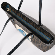 Load image into Gallery viewer, 極美品 FENDI フェンディ ハンドバッグ 8BH223 CR2 ズッカ柄 ブラウン キャンバス エナメル ブラウン ゴールド金具 中古 4a003677