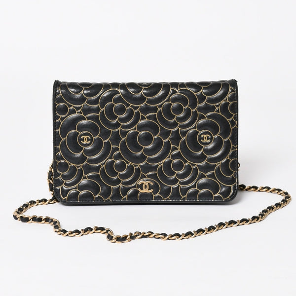 CHANEL シャネル カメリア ウォレット チェーンバッグ エンボス加工 21番台 ラムスキン ブラック ゴールド 美品 中古 4a003710
