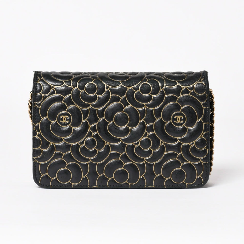 CHANEL シャネル カメリア ウォレット チェーンバッグ エンボス加工 21番台 ラムスキン ブラック ゴールド 美品 中古 4a003710