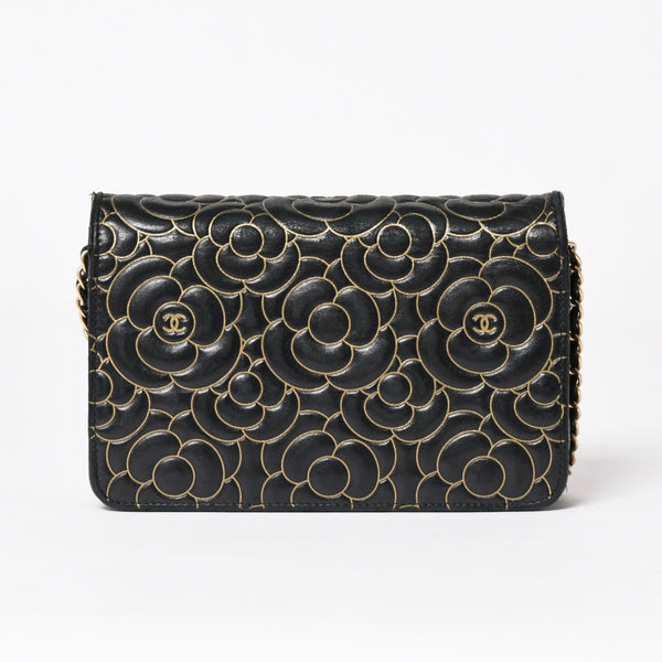 CHANEL シャネル カメリア ウォレット チェーンバッグ エンボス加工 21番台 ラムスキン ブラック ゴールド 美品 中古 4a003710