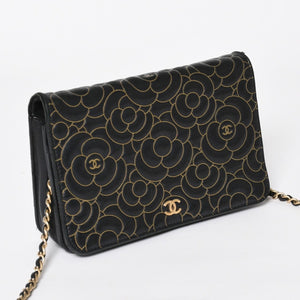 CHANEL シャネル カメリア ウォレット チェーンバッグ エンボス加工 21番台 ラムスキン ブラック ゴールド 美品 中古 4a003710