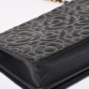 CHANEL シャネル カメリア ウォレット チェーンバッグ エンボス加工 21番台 ラムスキン ブラック ゴールド 美品 中古 4a003710