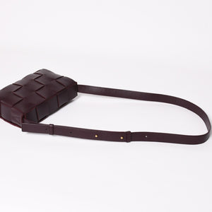 Very Good Condition BOTTEGA VENETA Bottega Veneta Burgundy Wine Red Cassette Shoulder Bag B09382148Q Used 4a003689