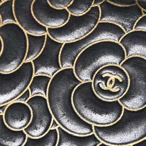 CHANEL シャネル カメリア ウォレット チェーンバッグ エンボス加工 21番台 ラムスキン ブラック ゴールド 美品 中古 4a003710