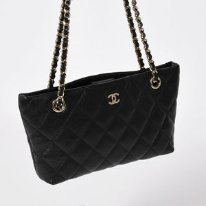 Very good condition CHANEL Chanel Matelasse caviar skin accessory pouch black silver hardware random number used 4a003600