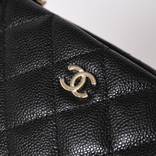 Very good condition CHANEL Chanel Matelasse caviar skin accessory pouch black silver hardware random number used 4a003600