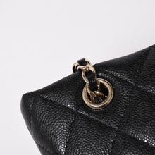 画像をギャラリービューアに読み込む, 極美品 CHANEL シャネル マトラッセ キャビアスキン アクセサリーポーチ ブラック シルバー金具 ランダム番台 中古 4a003600