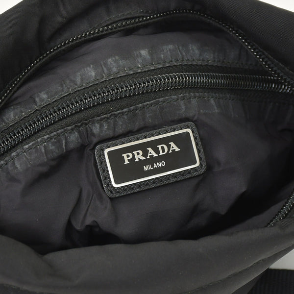 極美品 PRADA プラダ ショルダーバッグ トライアングルロゴ 19ss ブラック シルバー金具 ナイロン レザー 中古 4a003696