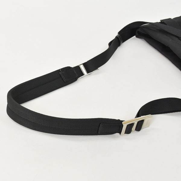 極美品 PRADA プラダ ショルダーバッグ トライアングルロゴ 19ss ブラック シルバー金具 ナイロン レザー 中古 4a003696