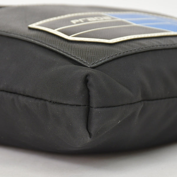 極美品 PRADA プラダ ショルダーバッグ トライアングルロゴ 19ss ブラック シルバー金具 ナイロン レザー 中古 4a003696