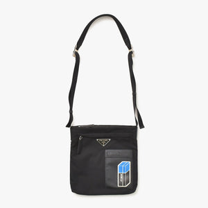 極美品 PRADA プラダ ショルダーバッグ トライアングルロゴ 19ss ブラック シルバー金具 ナイロン レザー 中古 4a003696