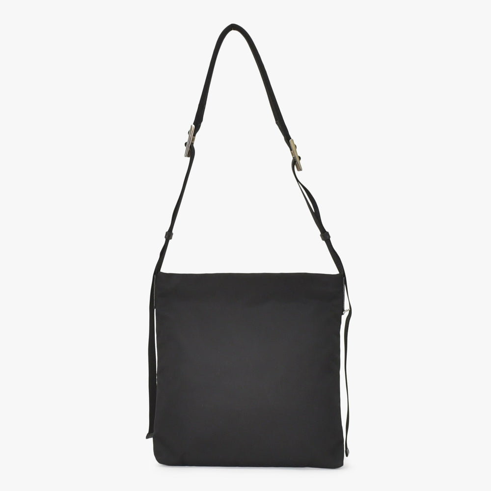 極美品 PRADA プラダ ショルダーバッグ トライアングルロゴ 19ss ブラック シルバー金具 ナイロン レザー 中古 4a003696