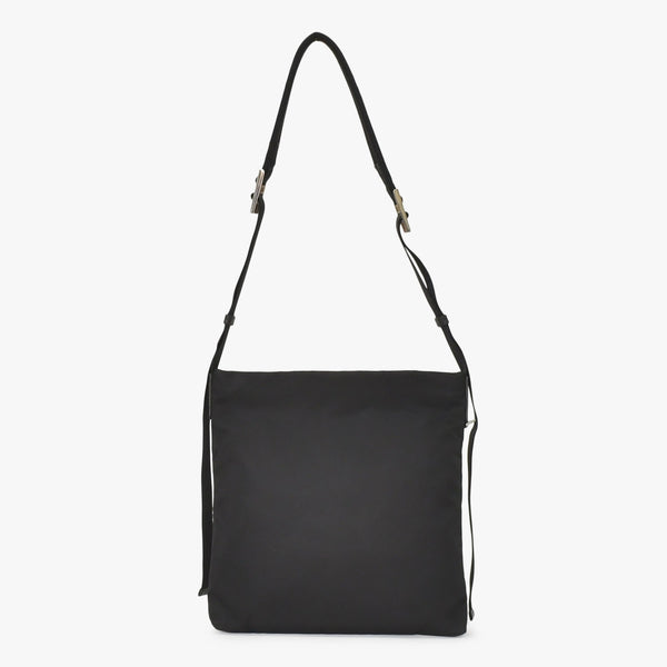 極美品 PRADA プラダ ショルダーバッグ トライアングルロゴ 19ss ブラック シルバー金具 ナイロン レザー 中古 4a003696