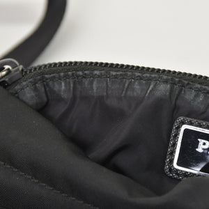 極美品 PRADA プラダ ショルダーバッグ トライアングルロゴ 19ss ブラック シルバー金具 ナイロン レザー 中古 4a003696