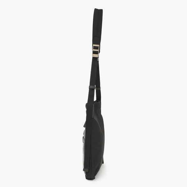 極美品 PRADA プラダ ショルダーバッグ トライアングルロゴ 19ss ブラック シルバー金具 ナイロン レザー 中古 4a003696