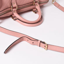 Load image into Gallery viewer, 極美品 GUCCI グッチ ショルダーバッグ ミニボストン 2WAY マイクログッチシマ ピンク シマレザー 449646 中古 4a003451
