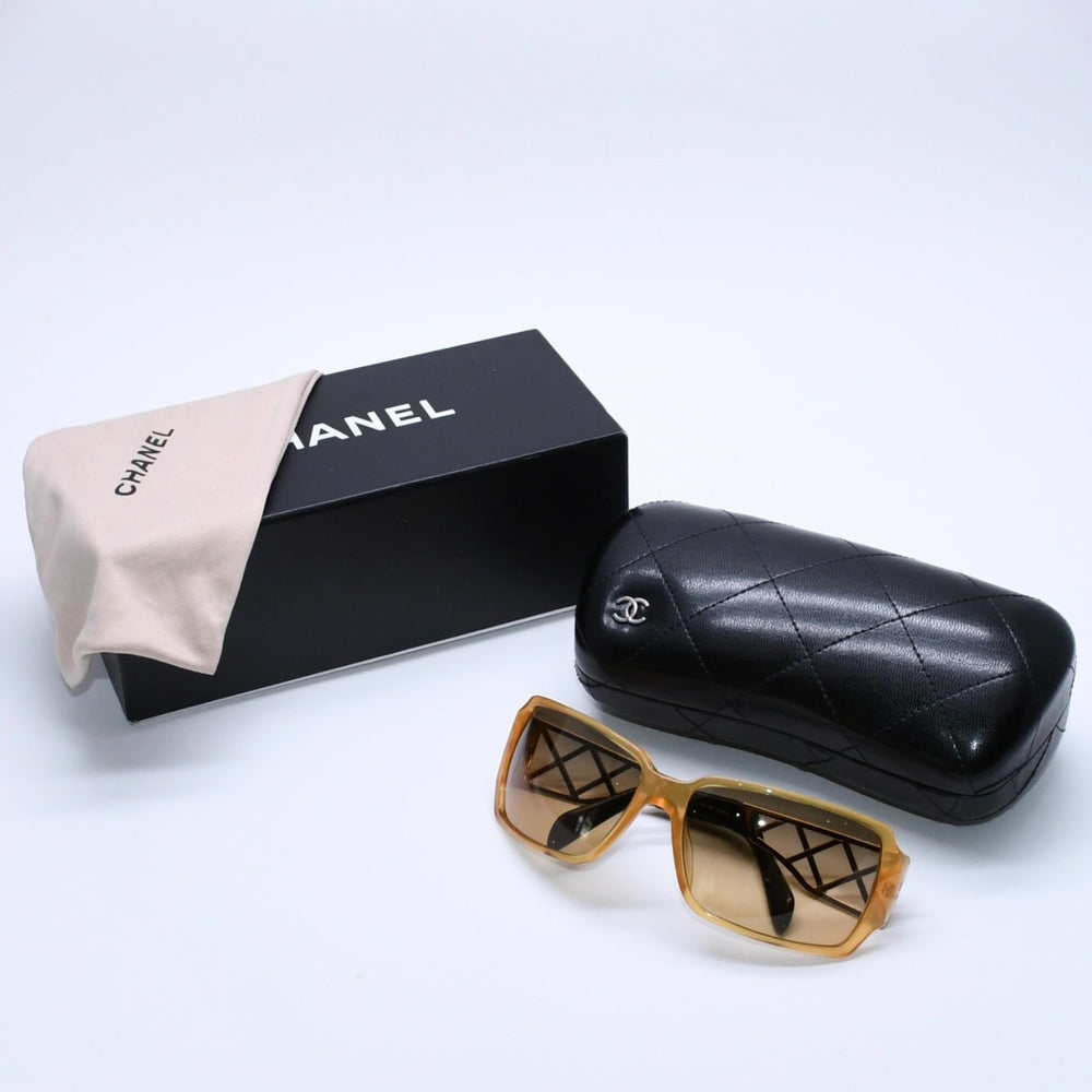 CHANEL シャネル サングラス アイウェア 5074-B c.791/18 サイズ62□15 120 ココマーク ラインストーン クリアイエロー 美品 中古 4a003733