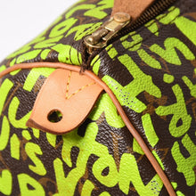 Load image into Gallery viewer, LOUIS VUITTON ルイヴィトン スピーディ30 ハンドバッグ モノグラムグラフィティ M93706 グリーン 美品 中古 4a003581