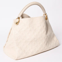 Load image into Gallery viewer, 極美品 LOUIS VUITTON ルイヴィトン アーツィMM ショルダーバッグ モノグラムアンプラント M93449 ベージュ ゴールド金具 美品 中古 4a003702