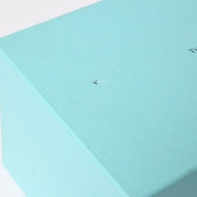 Load image into Gallery viewer, 新品未使用 TIFFANY&amp;Co. ティファニー Flower Vase フラワーベース 花瓶 ガラス ヘキサゴン クリア 企業刻印 ネーム入り 中古 4a005293