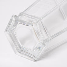 Load image into Gallery viewer, 新品未使用 TIFFANY&amp;Co. ティファニー Flower Vase フラワーベース 花瓶 ガラス ヘキサゴン クリア 企業刻印 ネーム入り 中古 4a005292