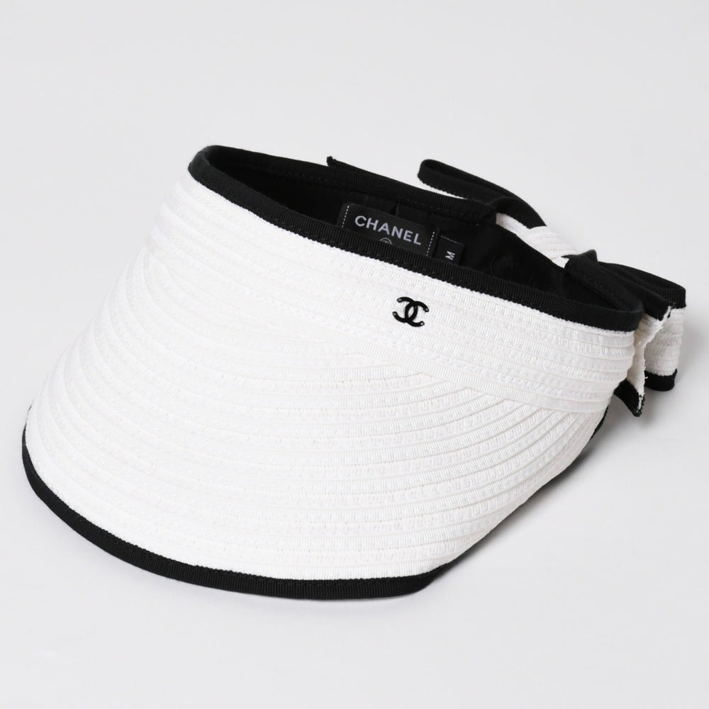極美品 CHANEL シャネル 22SS サンバイザー 帽子 AA8071 サイズM ココマーク リボン ラフィア ブラック ホワイト 中古 4a005401