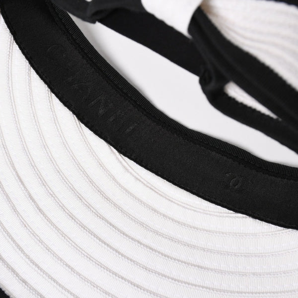 Very Good Condition CHANEL 22SS Sun Visor Hat AA8071 Size M Here Mark Ribbon Raffia Black White Used 4a005401