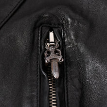 Load image into Gallery viewer, CHROME HEARTS クロムハーツ × リックオウエンス ノーカラーウォッシャブルシングルレザーライダースジャケット シープレザー シルバー925 ダガー アウター XLサイズ 美品 中古 4a003725