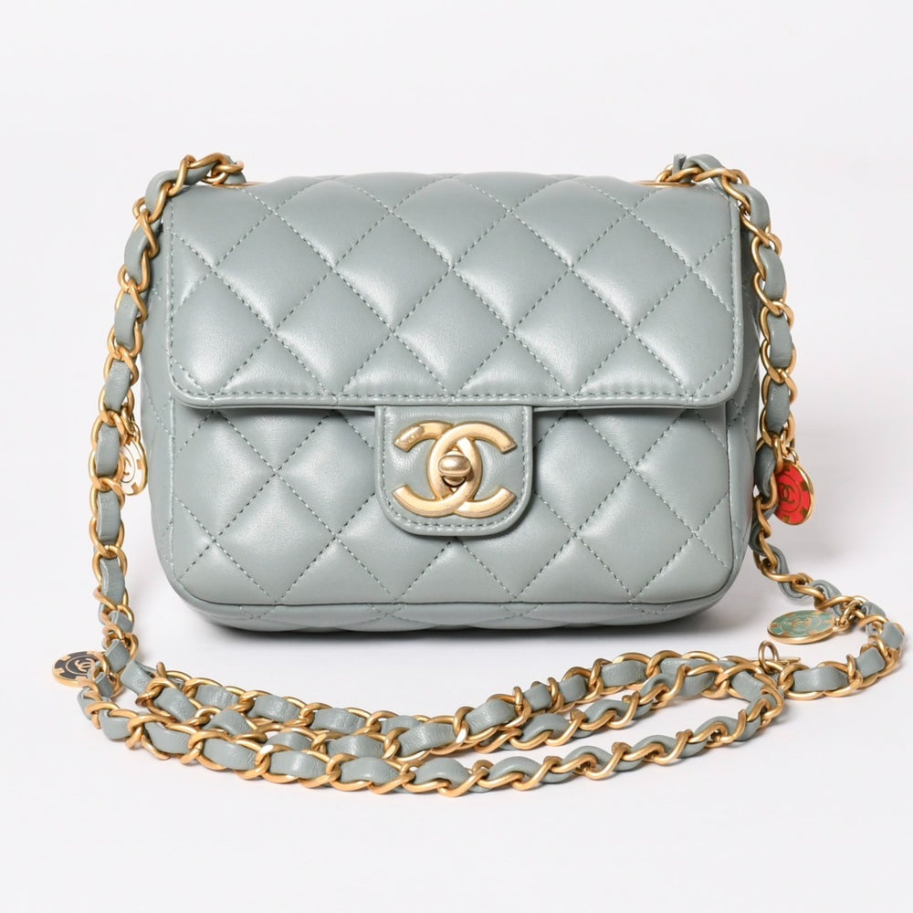 Like new CHANEL Mini Matelasse 16 S Flap S Chain Shoulder Bag AS3738 Random Number Coco Mark Lambskin Used 4a003742