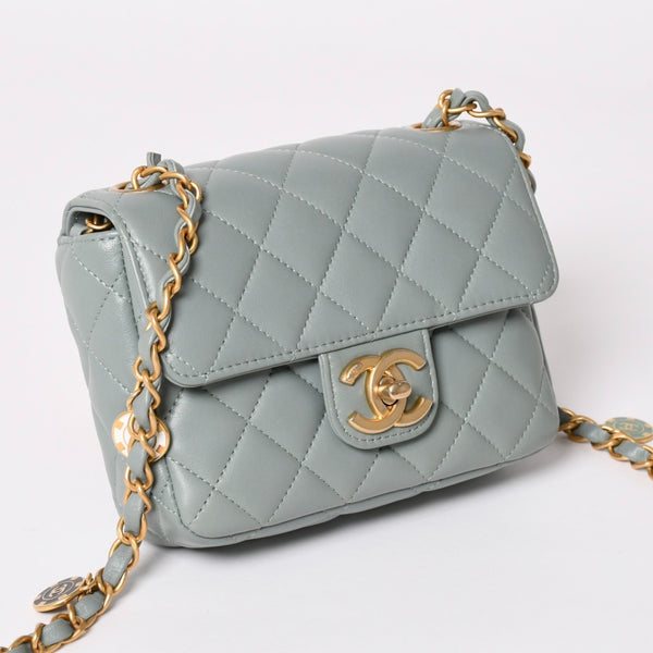 Like new CHANEL Mini Matelasse 16 S Flap S Chain Shoulder Bag AS3738 Random Number Coco Mark Lambskin Used 4a003742