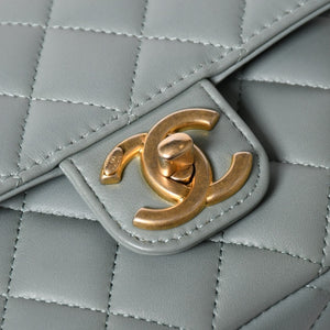 Like new CHANEL Mini Matelasse 16 S Flap S Chain Shoulder Bag AS3738 Random Number Coco Mark Lambskin Used 4a003742