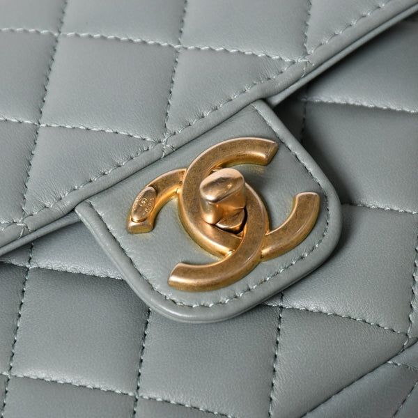 Like new CHANEL Mini Matelasse 16 S Flap S Chain Shoulder Bag AS3738 Random Number Coco Mark Lambskin Used 4a003742