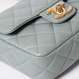 Like new CHANEL Mini Matelasse 16 S Flap S Chain Shoulder Bag AS3738 Random Number Coco Mark Lambskin Used 4a003742