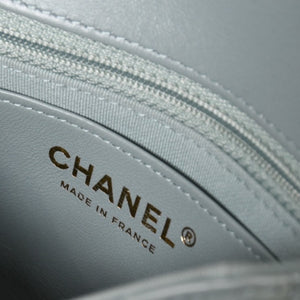Like new CHANEL Mini Matelasse 16 S Flap S Chain Shoulder Bag AS3738 Random Number Coco Mark Lambskin Used 4a003742