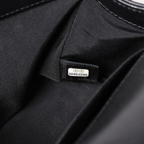 極美品 CHANEL シャネル ボーイシャネル25 ミディアム チェーンショルダーバッグ 30番台 ココマーク キャビアスキン ブラック 中古 4a003637