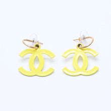 Load image into Gallery viewer, CHANEL シャネル ココマーク フープピアス 重量約5.85g 03S刻印 メタル GP ゴールド イエロー 両耳用 美品 中古 4a003746
