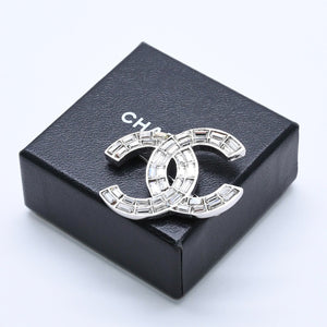 Very Good Condition CHANEL Coco Mark Brooch Weight Approx. 20.05g 01P Engraved Metal Rhinestone Silver Clear Used 4a003749