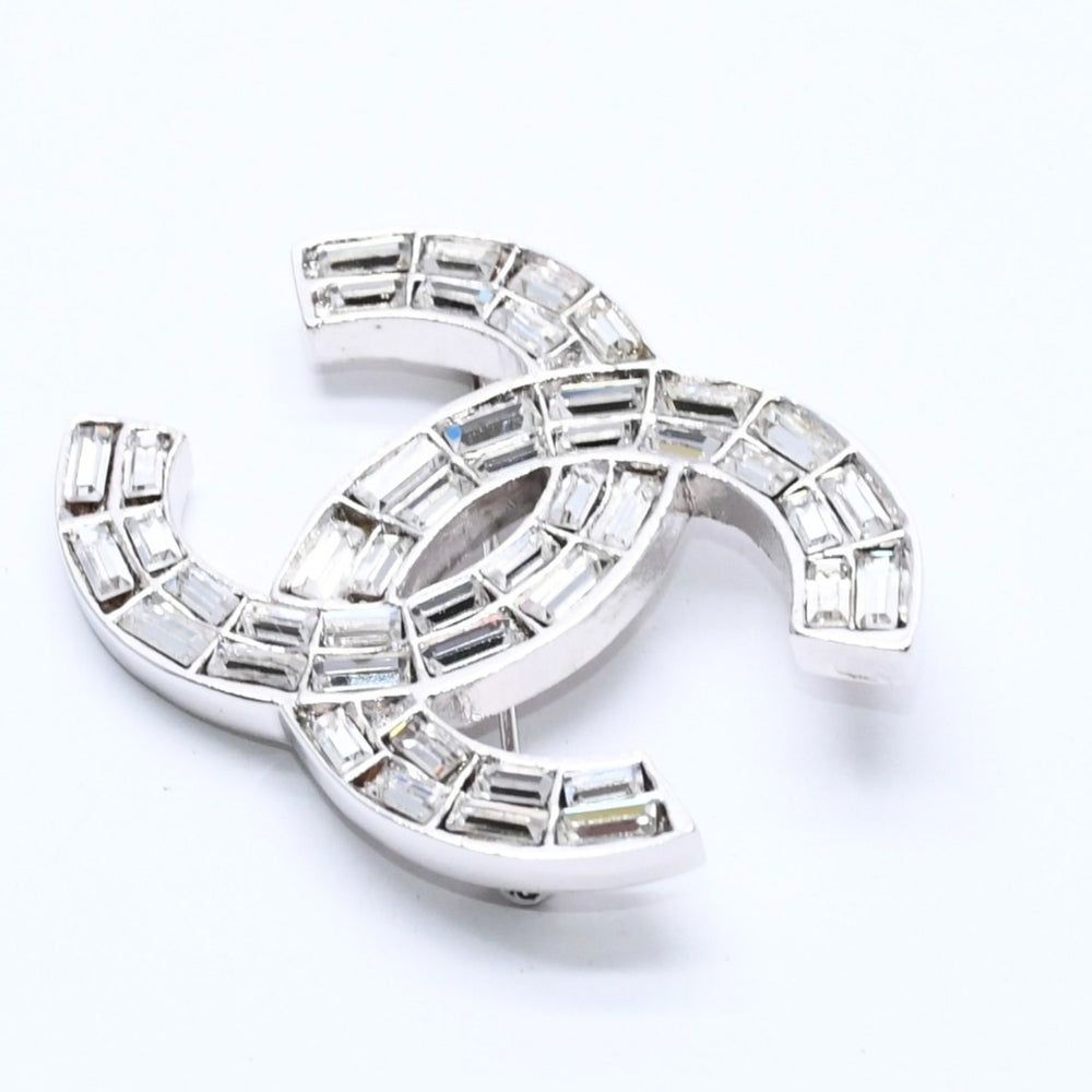 Very Good Condition CHANEL Coco Mark Brooch Weight Approx. 20.05g 01P Engraved Metal Rhinestone Silver Clear Used 4a003749