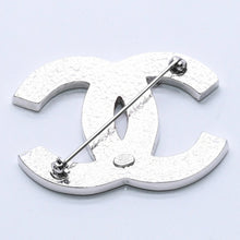 Load image into Gallery viewer, 極美品 CHANEL シャネル ココマーク ブローチ 重量約20.05g 01P刻印 メタル ラインストーン シルバー クリア 中古 4a003749
