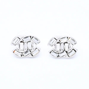 Very Good Condition CHANEL Coco Mark Earrings Weight Approximately 4.39g 01P Engraved Rhinestone Metal Silver Clear Binaural Used 4a003745