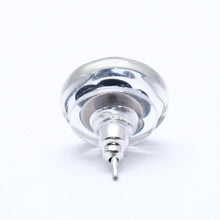 Load image into Gallery viewer, CHANEL シャネル ココマーク ボタンピアス 重量約1.68g 04S刻印 カメリア クリア ブラック ホワイト 樹脂系 両耳用 美品 中古 4a003747