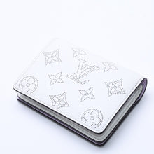 画像をギャラリービューアに読み込む, 極美品 LOUIS VUITTON ルイヴィトン 折り財布 ホワイト ブラック パープル ルイヴィトン モノグラム ポルトフォイユ クレア ホワイト パープル M80554 中古 4a004266
