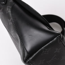 Load image into Gallery viewer, 極美品 LOUIS VUITTON ルイヴィトン メッセンジャーPM エクスプローラー モノグラム ブラック エクリプス M40565 シルバー金具 中古 4a003674